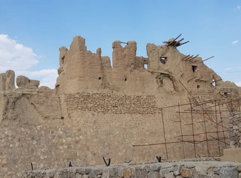 Izad-Khast Castle, Iran